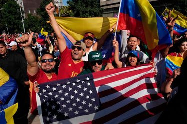 Le peuple vénézuélien a laissé éclater sa joie à la chute du régime.